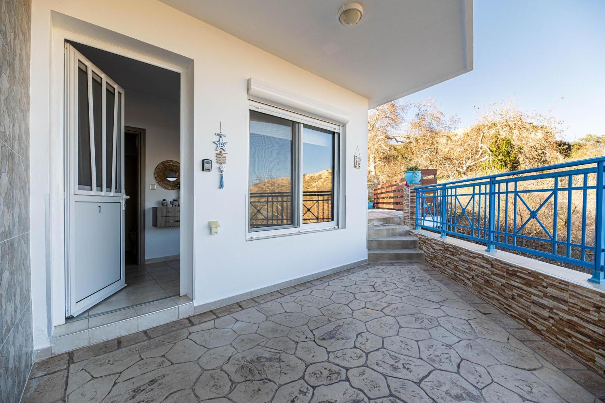 Aperanto Galazio Apartment อาร์คานเยโลส ภายนอก รูปภาพ
