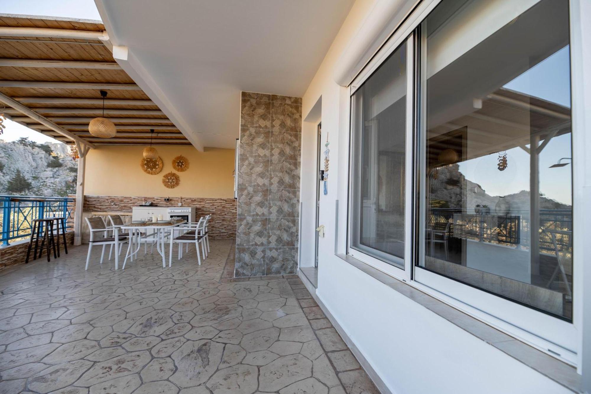 Aperanto Galazio Apartment อาร์คานเยโลส ภายนอก รูปภาพ