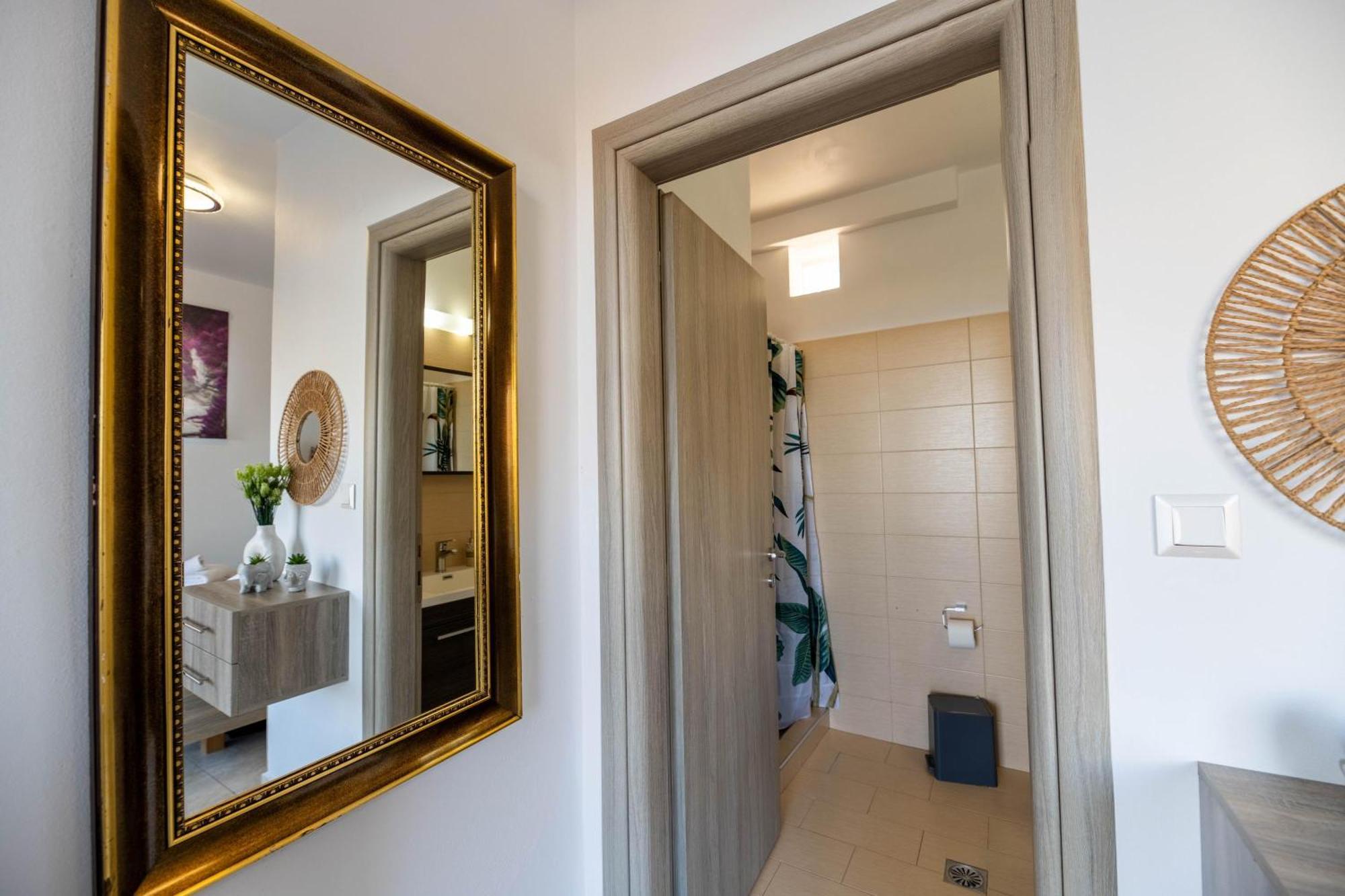Aperanto Galazio Apartment อาร์คานเยโลส ภายนอก รูปภาพ